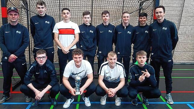 Dabei sein ist alles: Die B-Junioren der SG Rheintal wurden bei der Süddeutschen Futsal-Meisterschaft in Freiburg Fünfter.