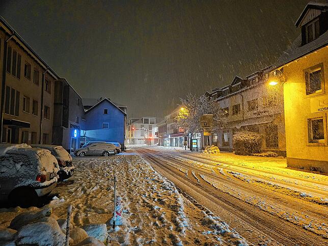 Auch auf den Straßen liegt schon eine Menge Schnee.