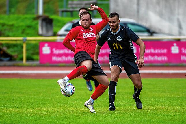 Bild 24: FC 08 Bad Säckingen rettet ein 1:1 im Derby gegen den FC Wallbach &ndash; und wir haben Bilder!