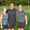 Die Fußbaldamen des FC Riedöschingen nehmen mit ihrem Trainertrio Karina Schorpp, Thomas Pfeiffer und Daniela Huber (von links) im ...