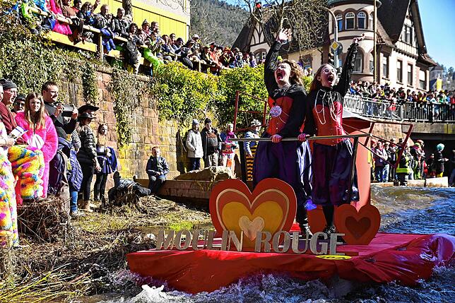 Bild 27: Die besten Bilder der Schramberger Bachnafahrt am Rosenmontag