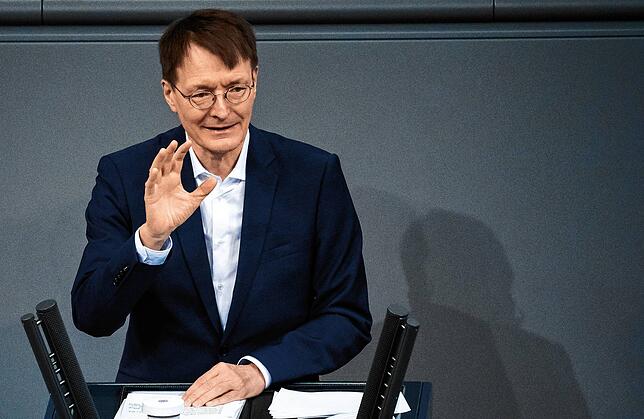 Karl Lauterbach, 58, ist seit dieser Woche Bundesgesundheitsminister. Der Mann, der seinen Wahlkreis Leverkusen-Köln IV stets per ...