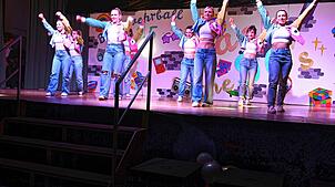 Die Damen der Showtanzgruppe Apasiodanza vom Turnverein St. Georgen überzeugen mit ihrem Auftritt. Bilder: Werner Müller
