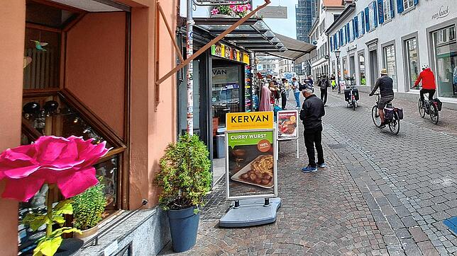 Vor dem Döner-Imbiss Kervan in der Konstanzer Wessenbergstraße kam es am 20. Juni zu einer schweren körperlichen und verbalen ...