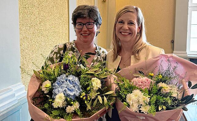 Ira Fink mit ihrer Vorgängerin Birgit Reerink.