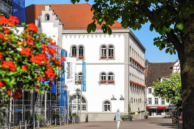 Auch die Stadtverwaltung arbeitet an historischem Ort: Das Rathaus am Marktplatz