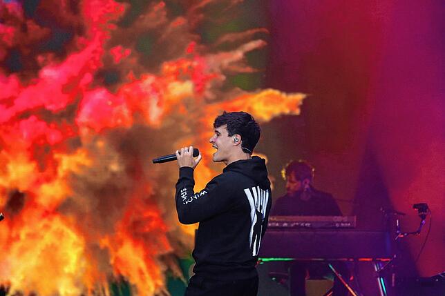 Bild 29: Regenfeste Wincent-Weiss-Fans in Salem