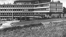 Das neu erbaute Landratsamt in der Glärnischstraße in Friedrichshafen wurde 1979 endgültig fertiggestellt.