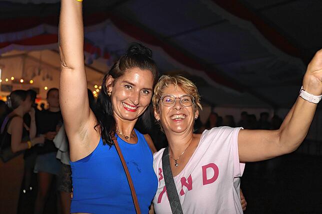 Bild 13: So war die Stimmung beim Aach-Linzer Weinfest