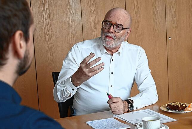 Bürgermeister Rainer Stolz im Gespräch mit der Stockacher SÜDKURIER-Redaktion.