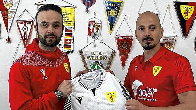 Verlängert: Sportkoordinator Gianfranco Olivieri (links) freut sich, dass sich Tolga Polat auch in der kommenden Saison als Cheftrainer ...