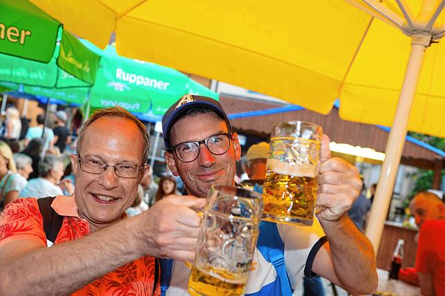 Bild 5: Party im Konstanzer Vorort: Auf dem Dingelsdorfer Herbstfest treffen sich Jung und Alt