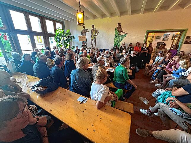 Die Bädergesellschaft Konstanz (BGK) lud am Dienstag, 9. September, ins Rheinstrandbad zur Gesprächsrunde ein. BGK-Geschäftsführer ...