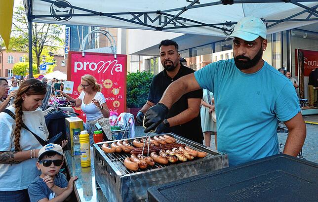 Bild 22: Reges Treiben auf dem Flohmarkt in Markdorf