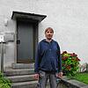 Martin Fecher vermietet in seinem Zwei-Familienhaus in Singen Zimmer an finanziell benachteiligte Menschen. Er ärgert sich über die ...