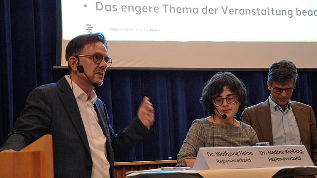 Mit deutlichen Worten unterstrich Regionalverbandsdirektor Wolfgang Heine am Dienstagabend in Markdorf die Dringlichkeit des Ausbaus der ...