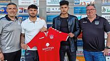Zwei Neue: Teammanager Antonio Ratto (links) und Sportchef Harald Kleinhans (rechts) begrüßen Giovanni Passannante und Ihab M‘kadami ...