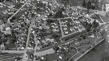 Dieses Foto ist aus dem Oktober 1974. Unten in der Mitte ist das Zollhaus.