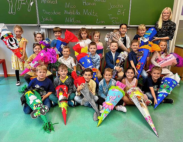 Neun Nädchen und zehn Jungen sind in die Klasse 1a der Auwiesenschule Horheim-Schwerzen eingeschult worden. Klassenlehrerin ist Anja ...