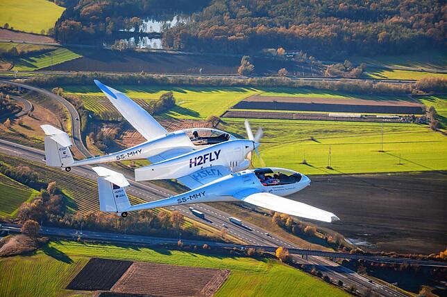 Die „H2Fly“ ist aus zwei Segelflugzeugen zusammengesetzt. Ihr Motor läuft mit Wasserstoff.