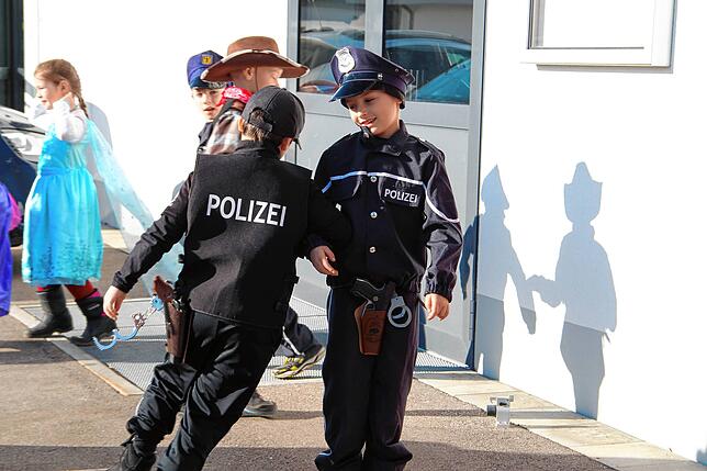 Bild 6: Bilder der Schulbefreiung in Wellendingen