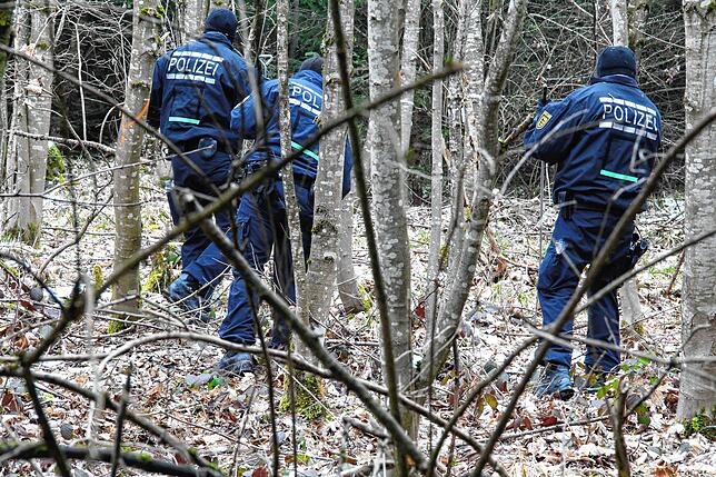 Wo ist Dirk Brünker? Über 100 Polizisten durchkämmen den Weißwald