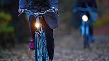 Ein Fahrrad mit Licht. (Symbolfoto)