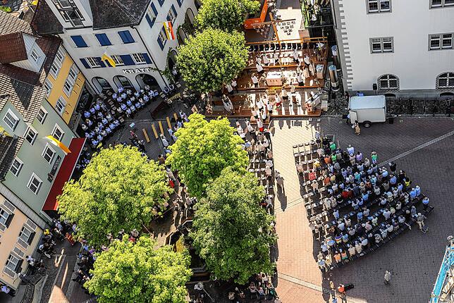 Das Hausherrenamt am Sonntag fand in diesem Jahr im Freien auf dem Marktplatz statt.