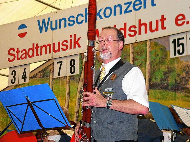 Klaus Teufel ist leidenschaftlicher Musiker bei der Stadtmusik Waldshut. Auf dem Archivfoto ist er am Fagott beim Chilbi-Wunschkonzert ...