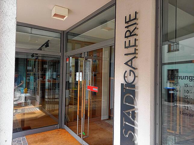 Die Stadtgalerie, die nur durch eine Glastüre von den ehemaligen Caféräumen getrennt ist, könnte von einem neuen Innenstadttreffpunkt ...