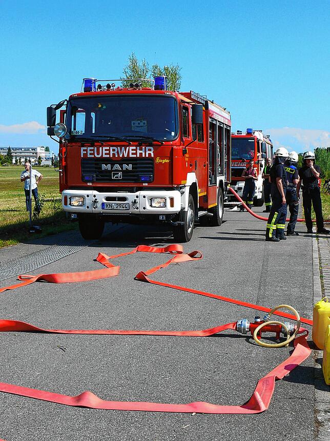 Bild 2: Unfall auf dem Konstanzer Flugplatz: Maschine überschlägt sich beim Start