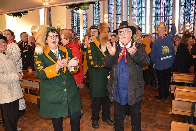 Bild 36: Bilder vom Narrentreffen der Urviecher-Zunft: Narrenmesse und Zunftmeisterempfang