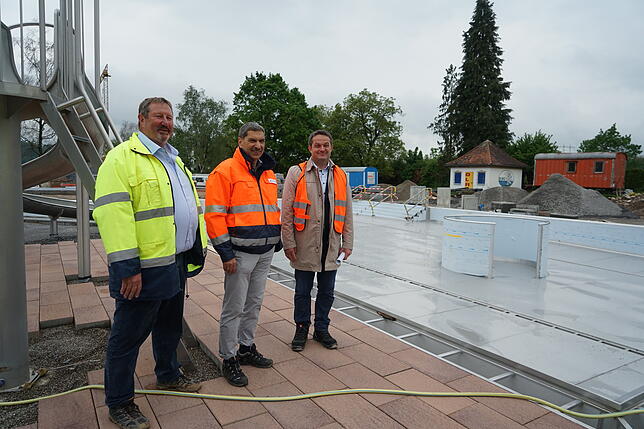 Bild 1: Wir nehmen Sie mit auf einen Rundgang durch die Baustelle des Tiengener Freibads
