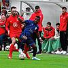 Derby-Stimmung in der Kreisstadt: Emir Muratovic (links, gegen Joel Dakouri) trifft am Sonntag mit dem FC Tiengen 08 auf Nachbar VfB ...