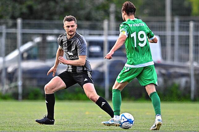 Bild 14: SV Herten setzt sich mit 4:1 gegen FC Hochrhein durch – und wir haben Bilder!