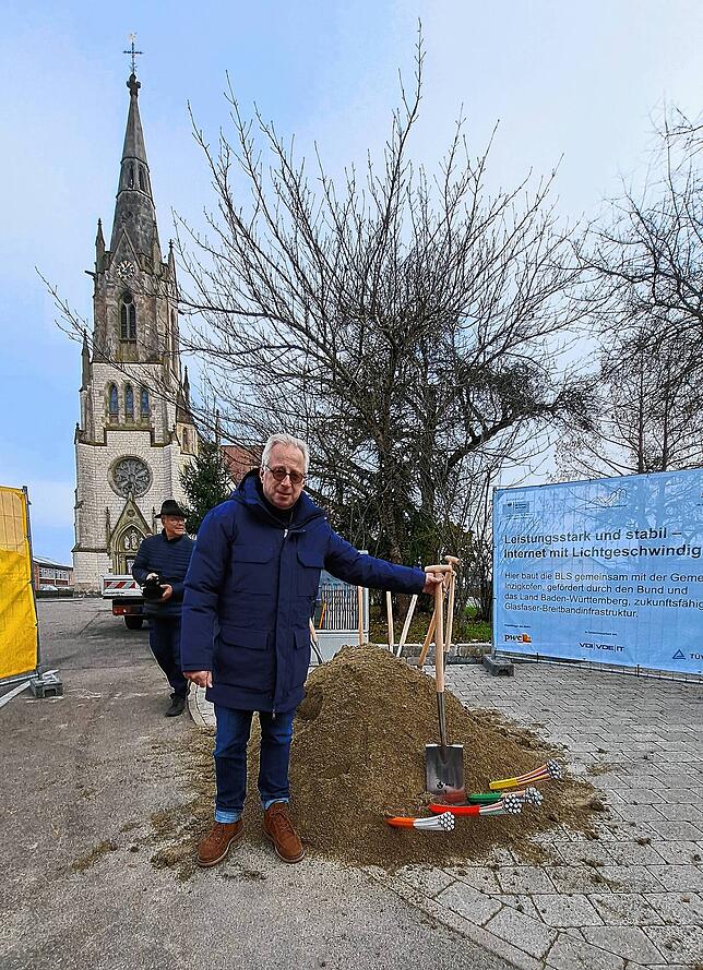 Der Geschäftsführer der BLS, Holger Jerg, im Dezember 2024 beim Spatenstich des Breitbandprojektes in der Gemeinde Inzigkofen.