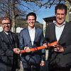 Die Bürgermeister Rupert Metzler und Marian Schreier wollen mit Unternehmer Felix Stiegeler (v.l.) Tengen und Hilzingen mit schnellem ...