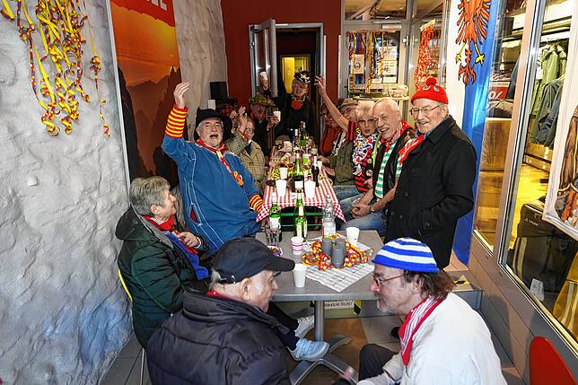 Bild 10: Am Schluss da kommen die Glonkis: Pure Fasnetsstimmung im Städtle