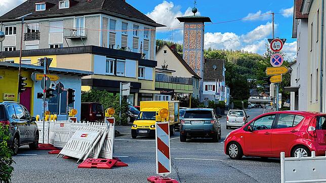 Die nächsten Bauphasen im Zuge der Sanierung der B 34 im Gottmadinger Ortskern werden viel Geduld von den Bürgern abverlangen. In dem ...