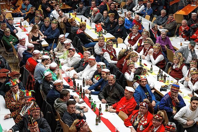 Bild 14: Jetzt geht es richtig los: Alle Bilder vom Männerfrühschoppen der  Narrizella Ratoldi