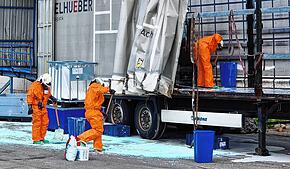 Ameisensäure war bei einem Gefahrgutunfall am Dienstag in Dogern freigesetzt worden. Einsatzkräfte waren Stunden damit beschäftigt, die ...