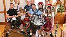 Achim Meder (Akkordeon) mit seiner neuen Band „Die Feger“: Die Musiker treten am Fasnachtssonntag, 3. März, beim Närrischen Ohrwurm live ...