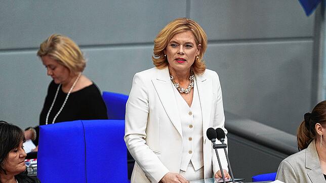 Julia Klöckner, 52, kommt aus Rheinland-Pfalz. 2018-2021 war die Winzertochter Bundeslandwirtschaftsministerin. Vom Stockacher ...