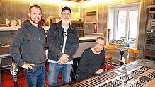 Im MPS-Studio haben Marcel Kübler und Tim Buschmann von Lieber Anders ihre neue CD aufgenommen. Töni Schifer, Vorsitzender des Vereins ...