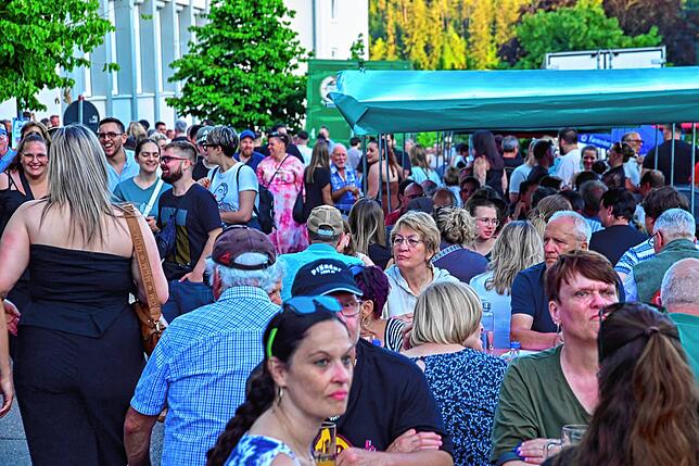 Bild 7: Tausende feiern beim Stadtfest