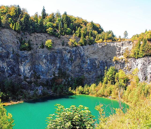 Der See am Höwenegg begeistert durch die idyllische Lage.