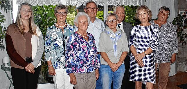 Bürgermeisterin Marina Jung (von links) mit den Geehrten Renate Kästle, Helene Steppacher, Kurt Kempter, Marlies Amann, Karl-Emil ...