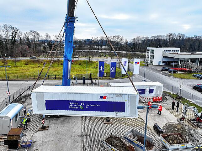 Batteriespeicher von RRPS speichern Strom aus beliebigen Quellen und stellen ihn zur Verfügung, wenn er gebraucht wird.