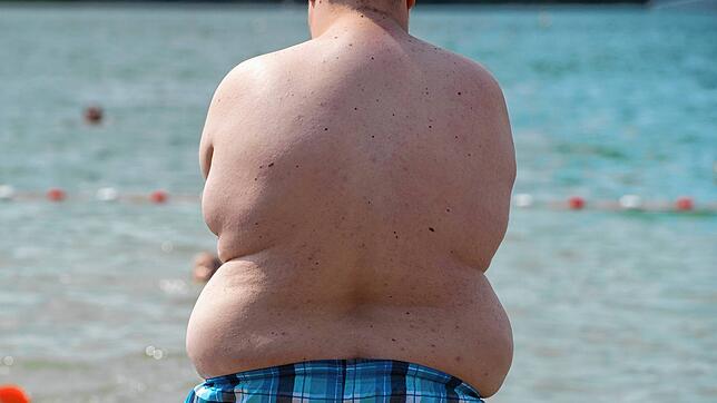 Bild : Er zeigt Bauch und keinen stört&lsquo;s: Warum darf der Mann mehr?