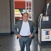 Simon Blümcke am Häfler Bahnhof. Er sagt: „Wir haben am Bahnhof eine Situation, wo mir viele Frauen, jüngere und ältere Menschen, auch ...